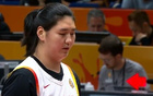 摔跤格斗！捷克连续针对张子宇上身体对抗惹争议 中国女篮被轰13-0
